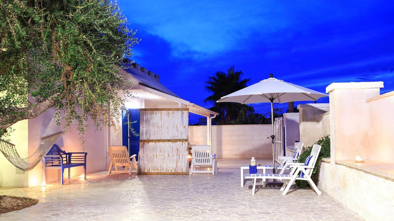 Trullo E Appartamenti Al Mareトッレ・サン・ジョヴァンニ・ウジェント エクステリア 写真